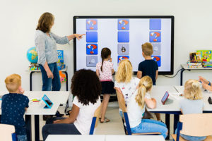 CTouch Touchdisplay Anwendungsbeispiel in Schule